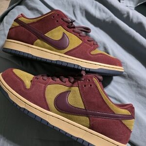 Men's Athletic Shoes in Burgundy and Olive